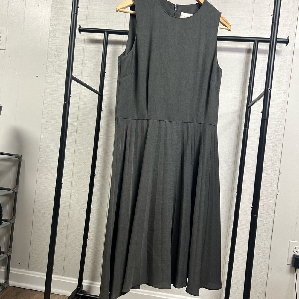 Emma James Sleeveless Midi Dress in Charcoal Gray